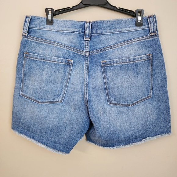 J Crew Denim Blue Women's Shorts Size 28 Raw Hem 100% Cotton - Picture 2 of 5